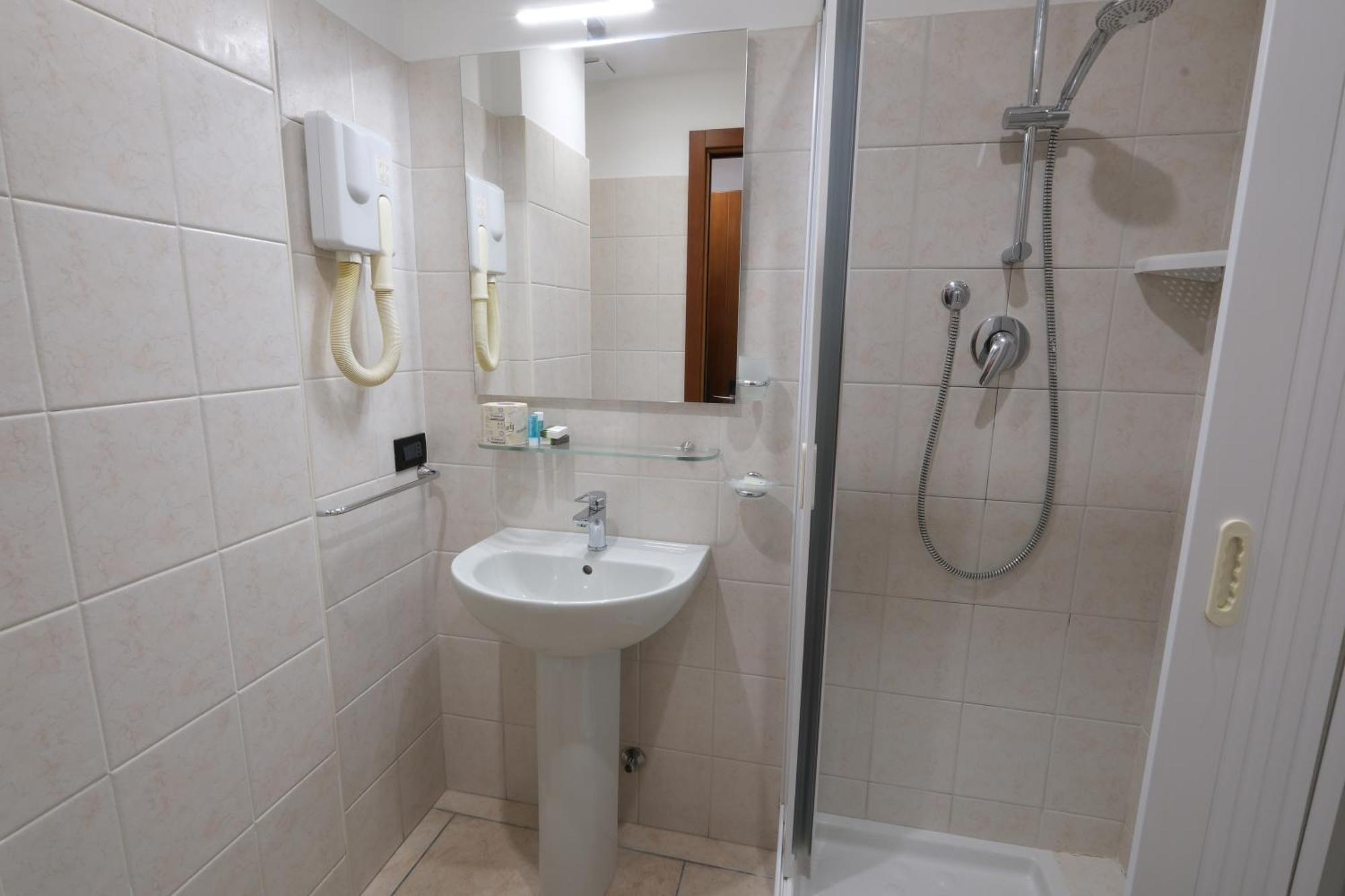 Hotel Nuovo Metro Mediolan Zewnętrze zdjęcie
